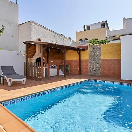 Vivienda Con Piscina * Nerja