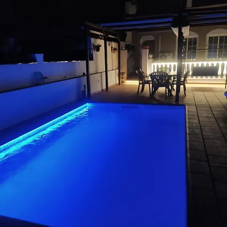 Vivienda Con Piscina * Nerja