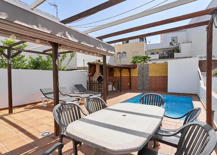 Vivienda Con Piscina
